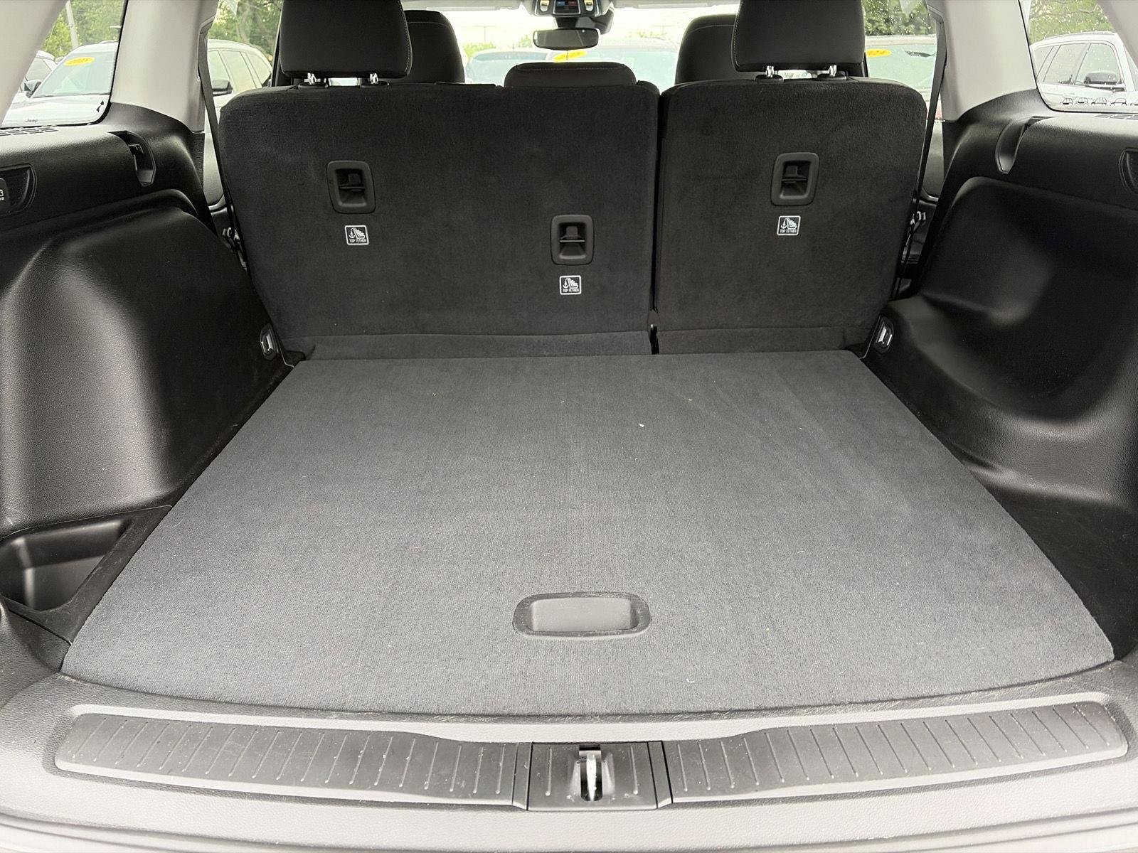 Used 2023 Baltic Gray Metallic Clearcoat Jeep Laredo image 10