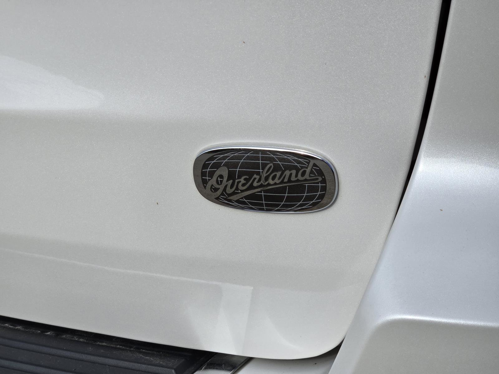 Used 2017 Ivory 3-Coat Jeep Overland image 10