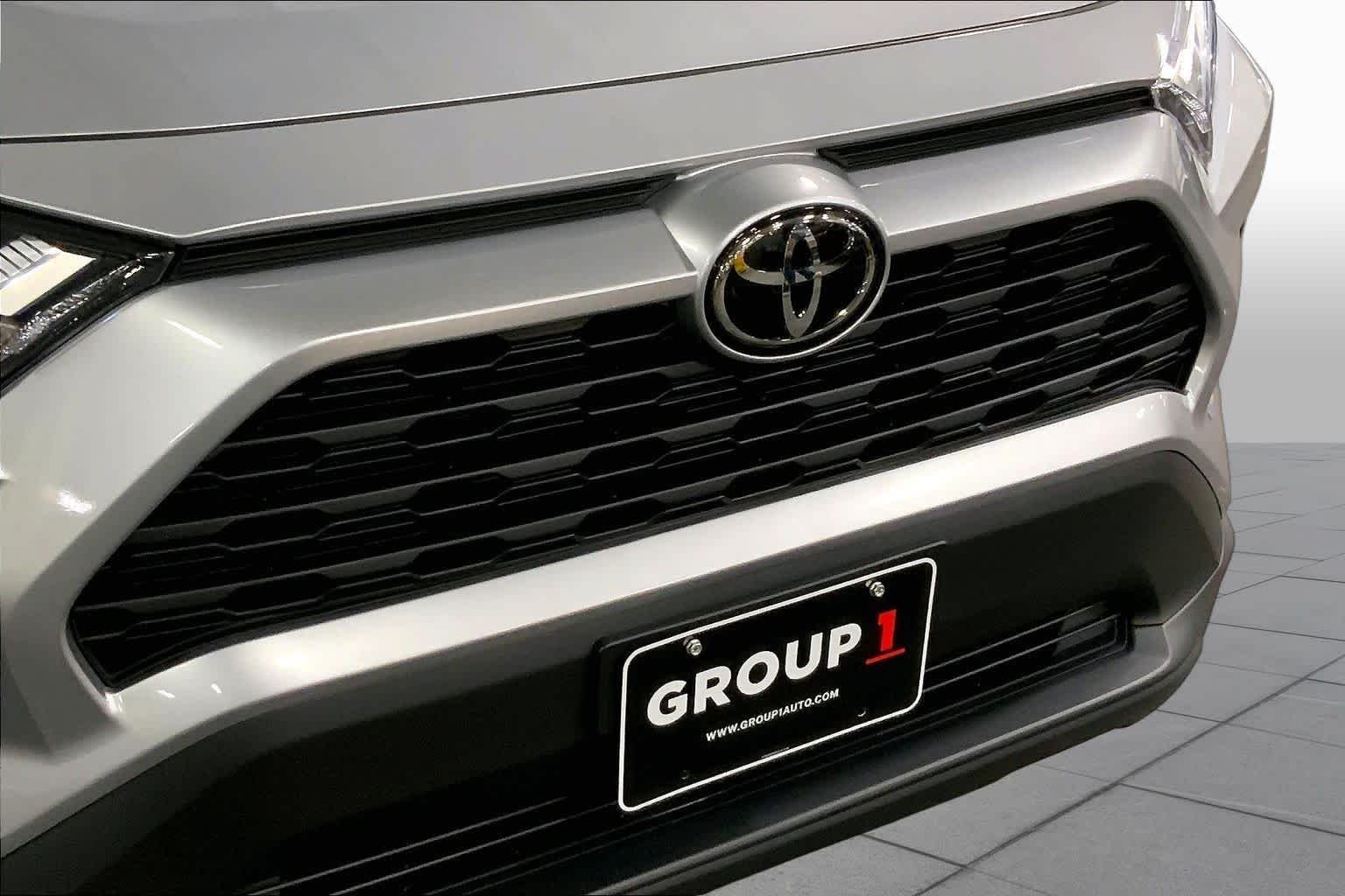 2025 Toyota RAV4 XLE - Photo 59
