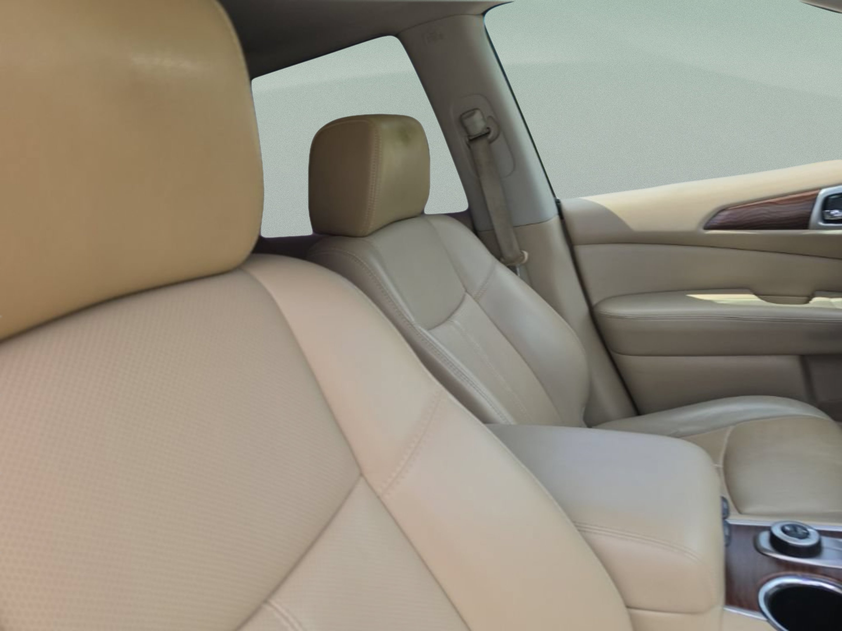 Used 2018 Black Nissan Platinum image 28