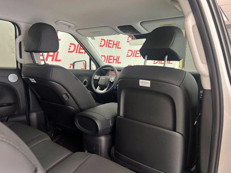 New 2027 White Hyundai SEL 8P image 12