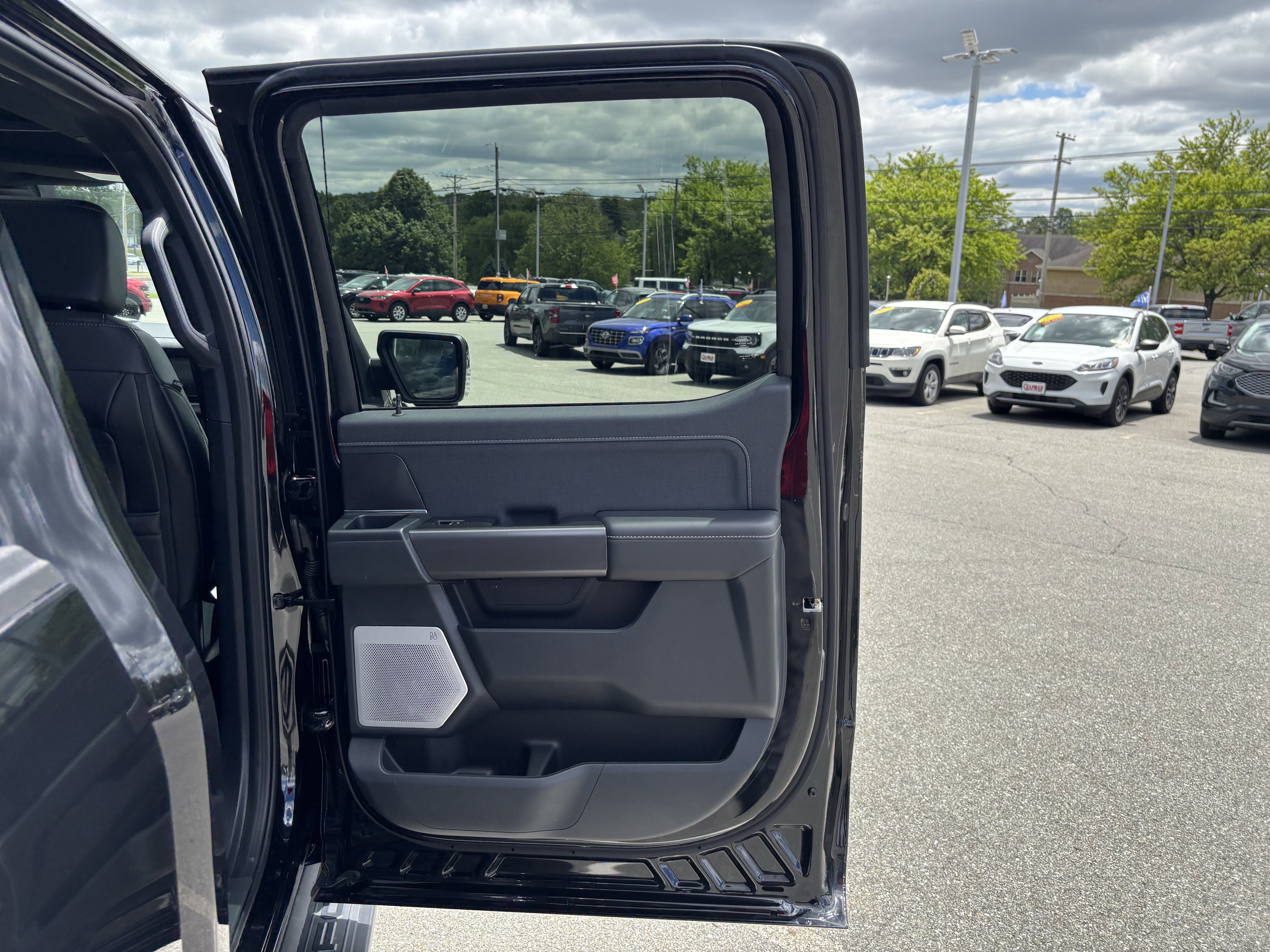 Used 2025 Black Ford LARIAT image 39