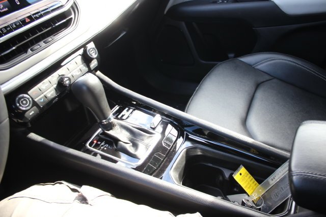 Used 2025 Silver Jeep Limited image 12