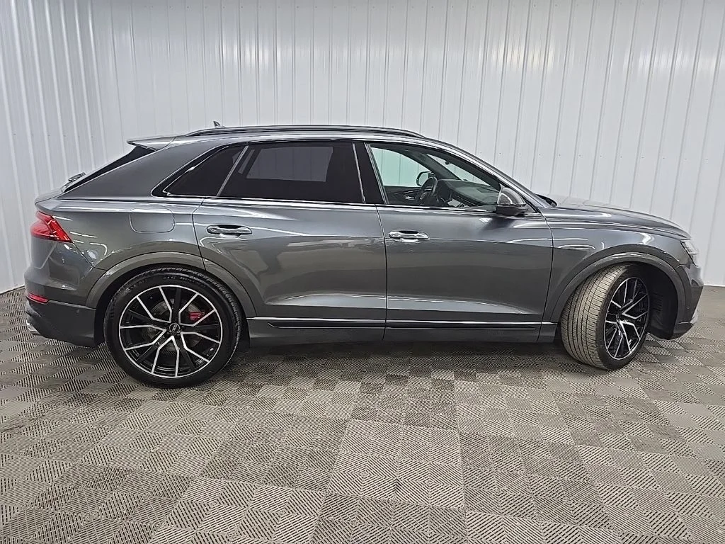 Used 2022 Gray Audi 4.0T Prestige image 2