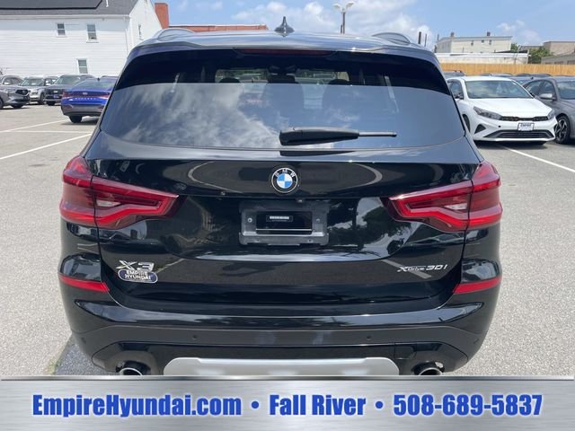 Used 2021 Jet Black BMW xDrive30i image 4