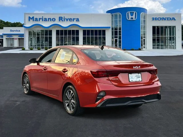Used 2023 Fire Kia LXS image 7