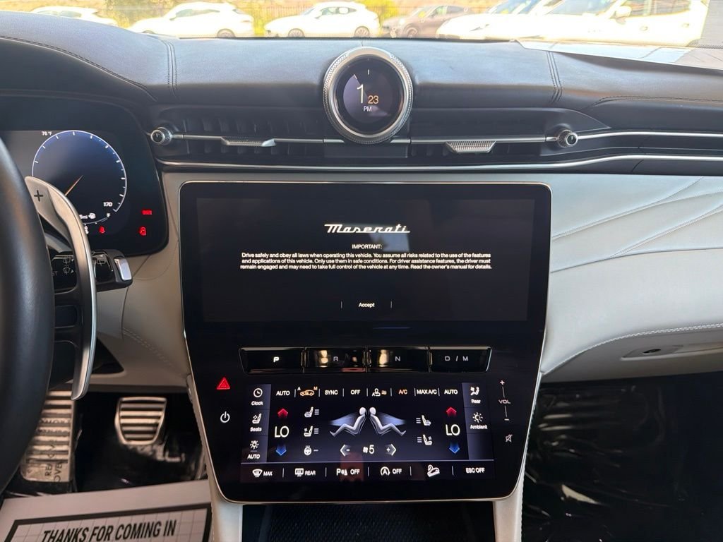 Certified Used 2023 Grigio Cangiante Tri-Coat Maserati Modena image 24