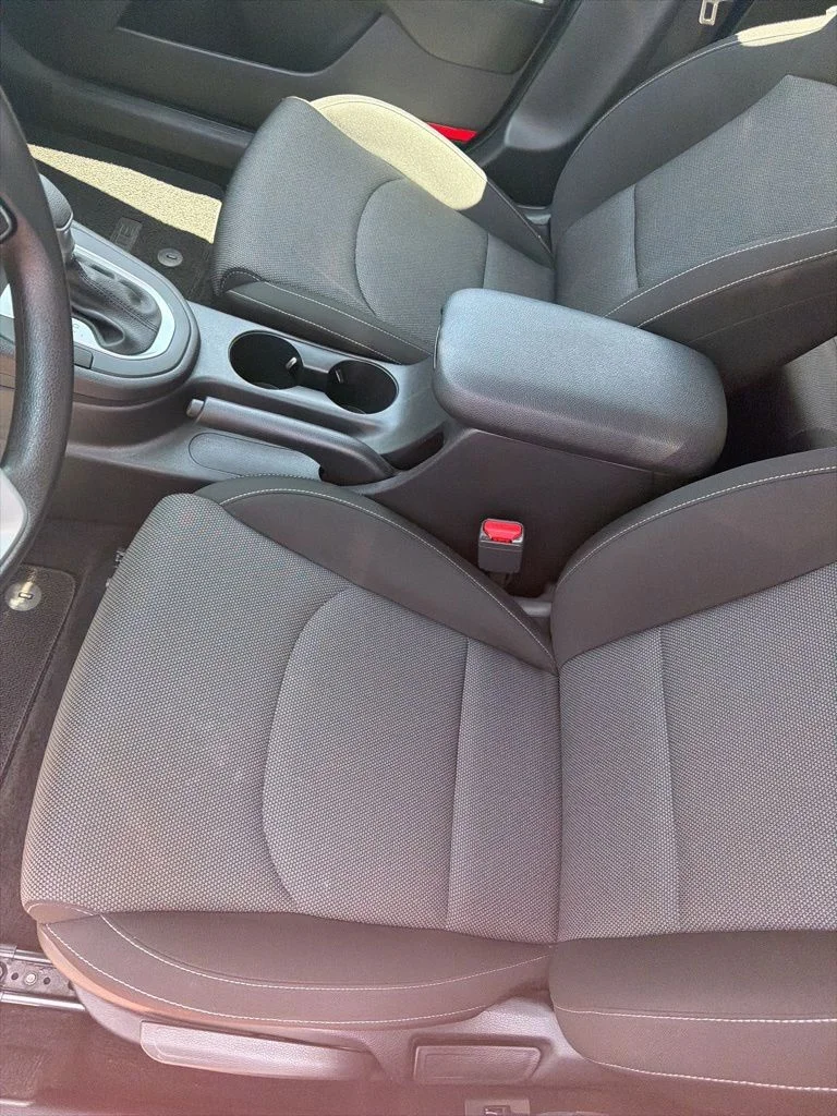 Used 2023 Red Kia LXS image 7
