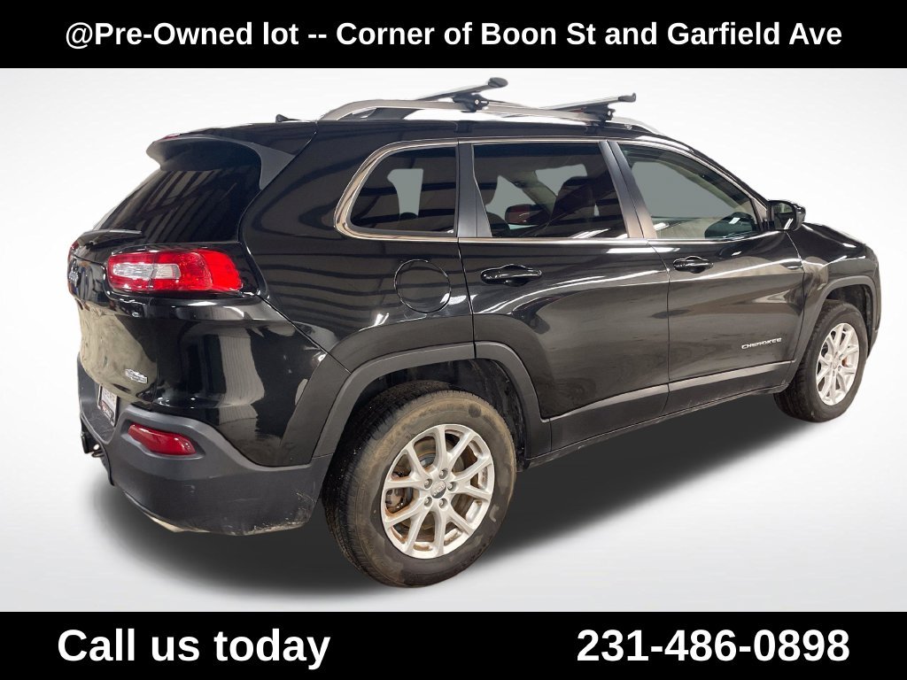 Used 2015 Black Jeep Latitude image 5