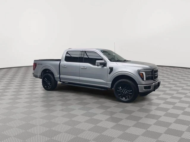 Used 2025 Silver Ford LARIAT image 41