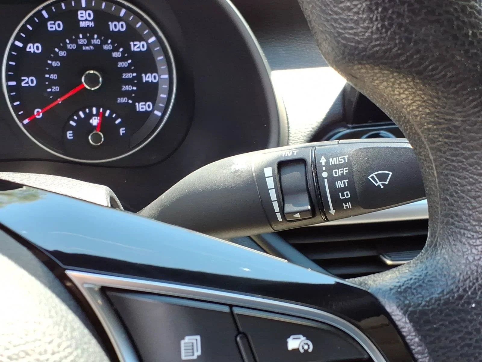 Used 2023 Snow White Pearl Kia LXS image 27