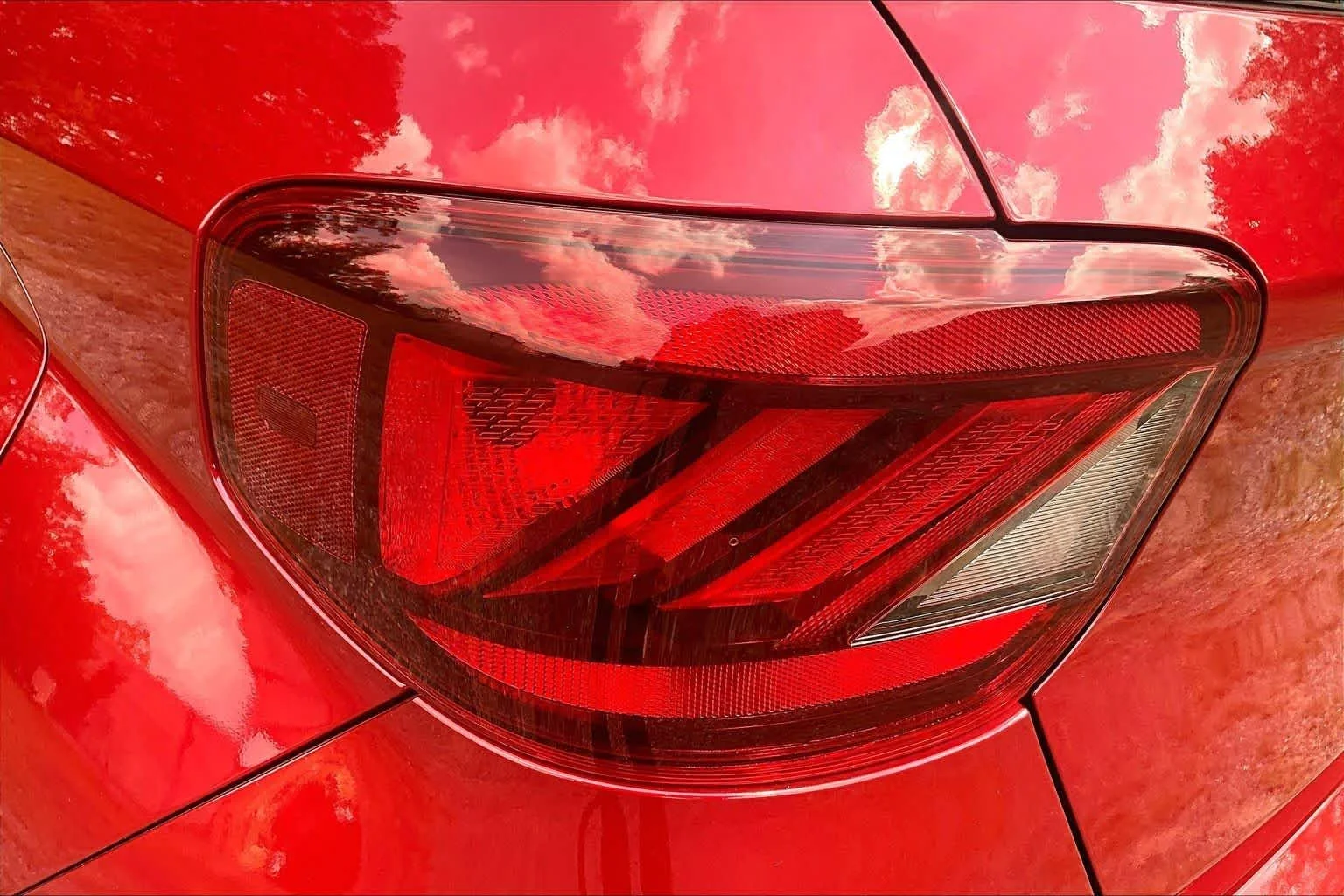 Used 2025 Ultimate Red Hyundai SE image 29