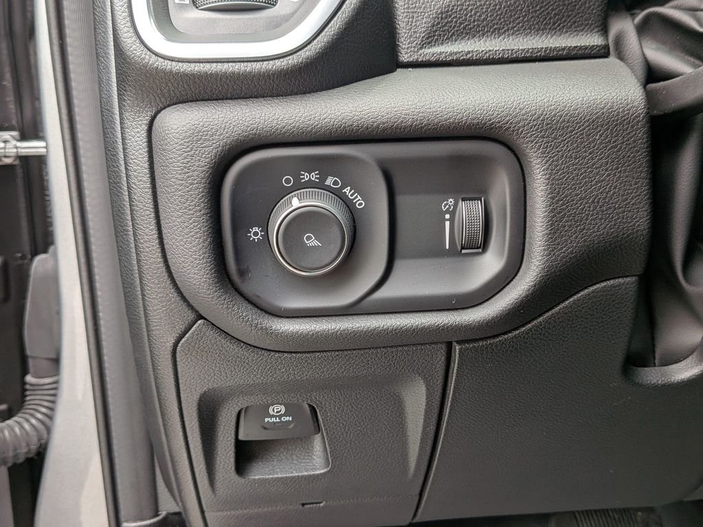 Used 2024 Silver Ram Laramie image 18