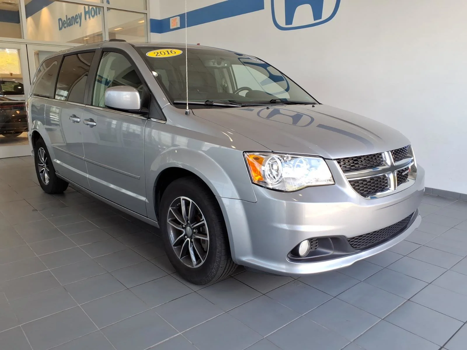 2016 Dodge Grand Caravan SXT Plus's photo