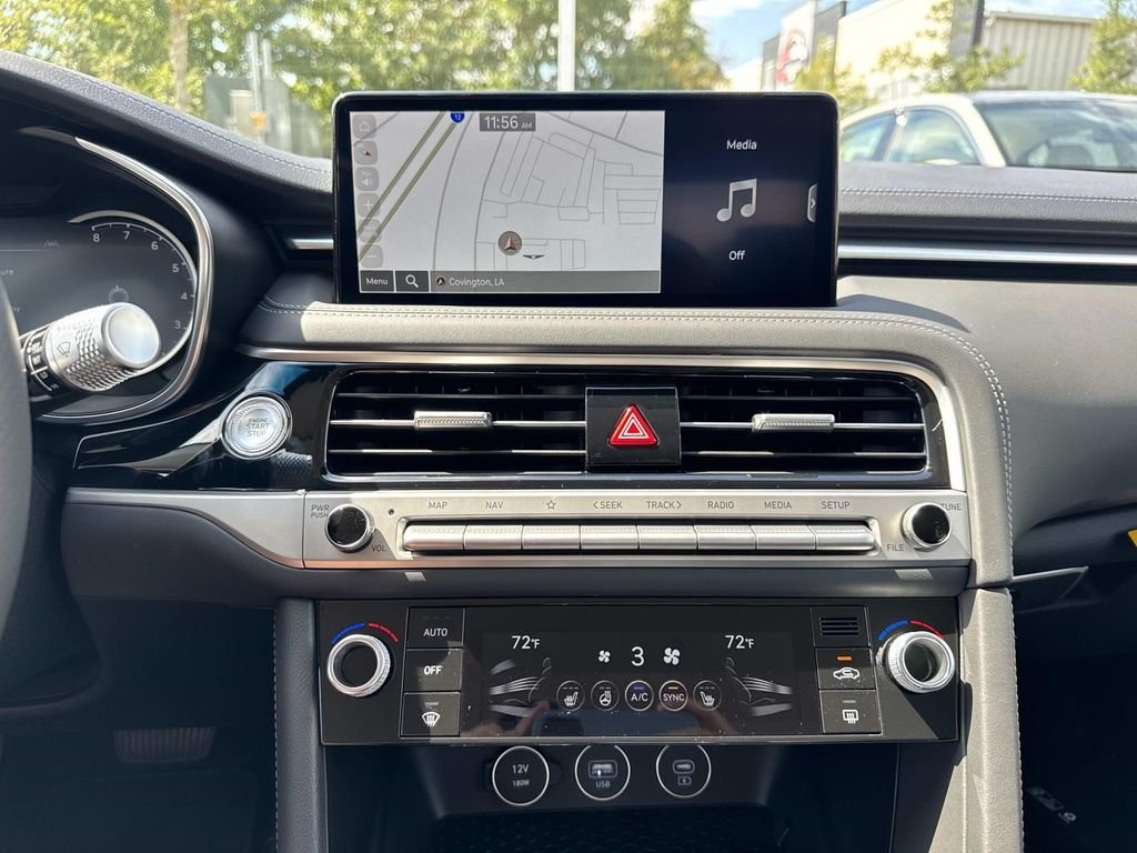 2026 GENESIS G70 Standard - Photo 10