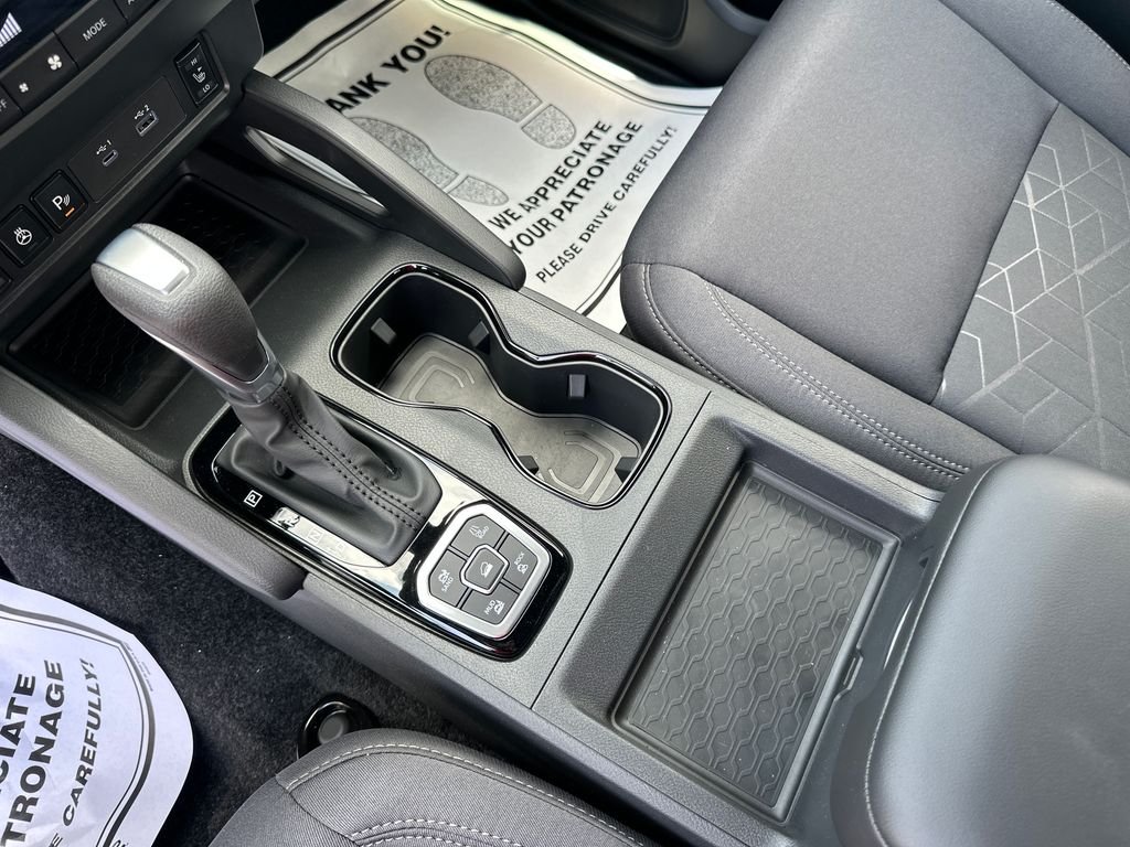 New 2026 Glacier White Nissan Crew Cab SV image 20