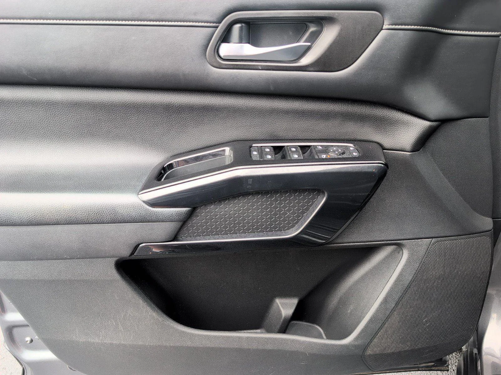 Used 2022 Gun Metallic Nissan SV image 19