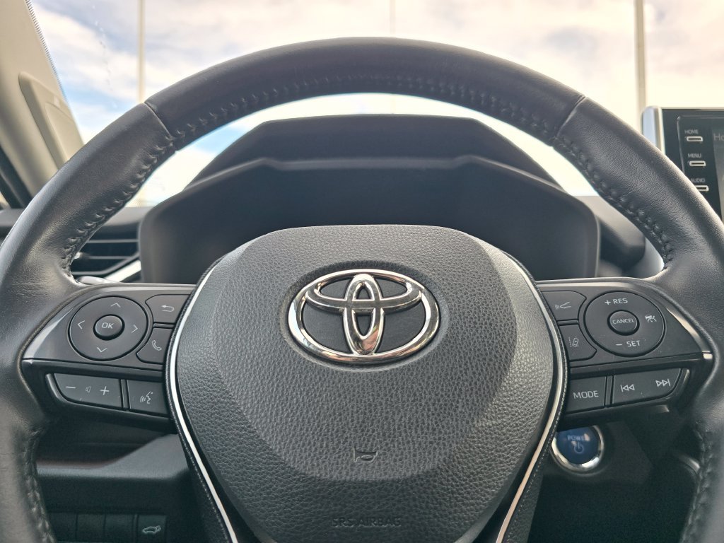 Certified Used 2019 Silver Toyota Limited image 29