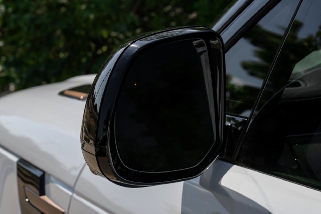 New 2027 Fuji White Land Rover Dynamic SE image 54