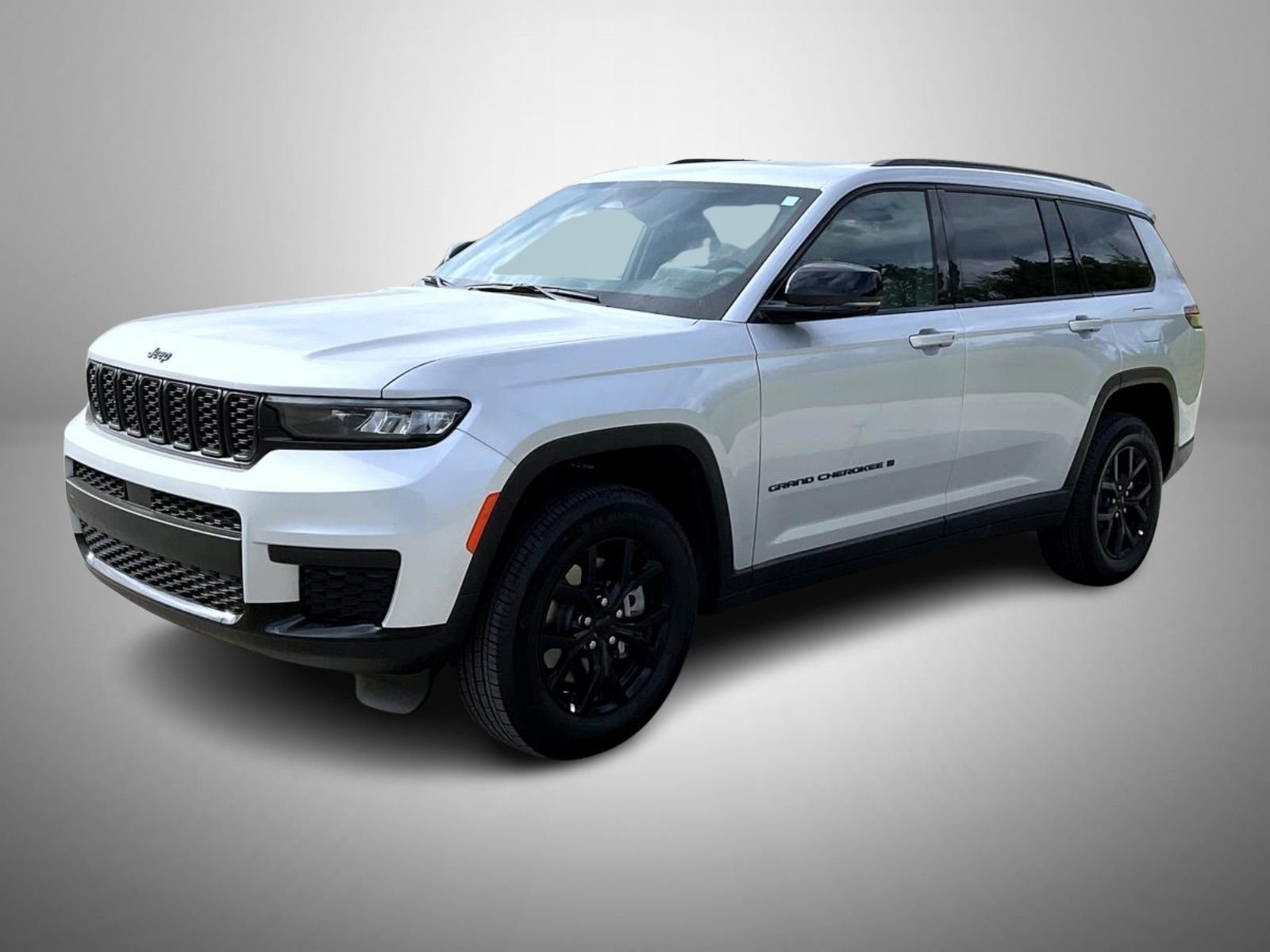 Used 2025 Silver Jeep Altitude X image 1