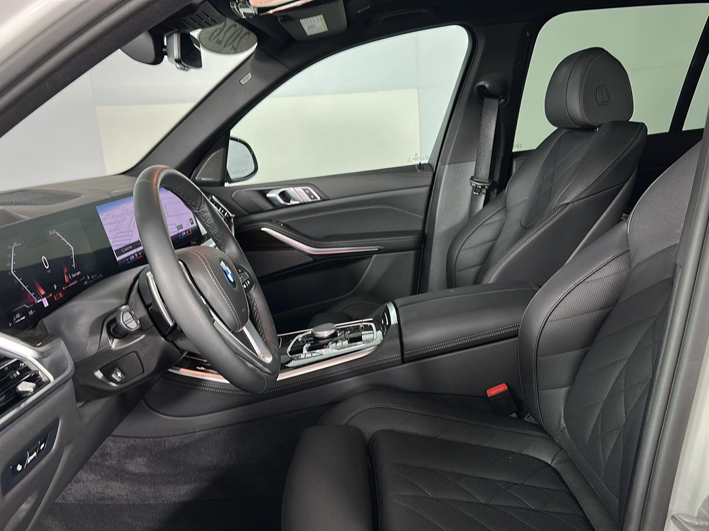 New 2026 Alpine White BMW xDrive50e image 7