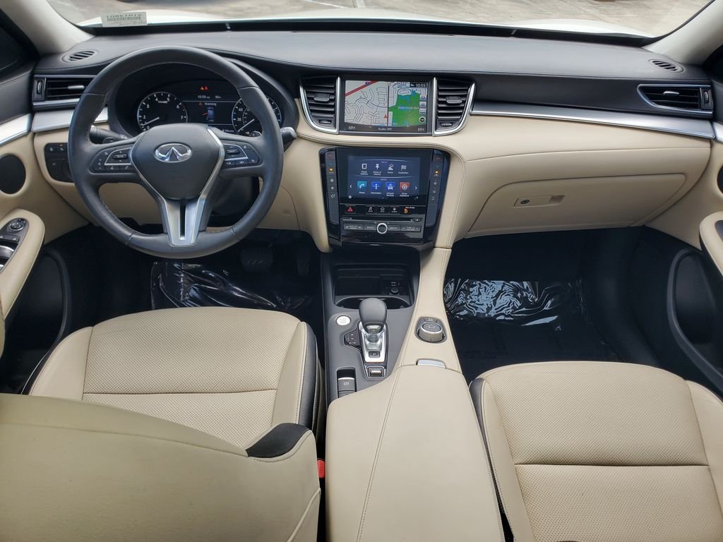 Used 2019 White INFINITI ESSENTIAL image 10