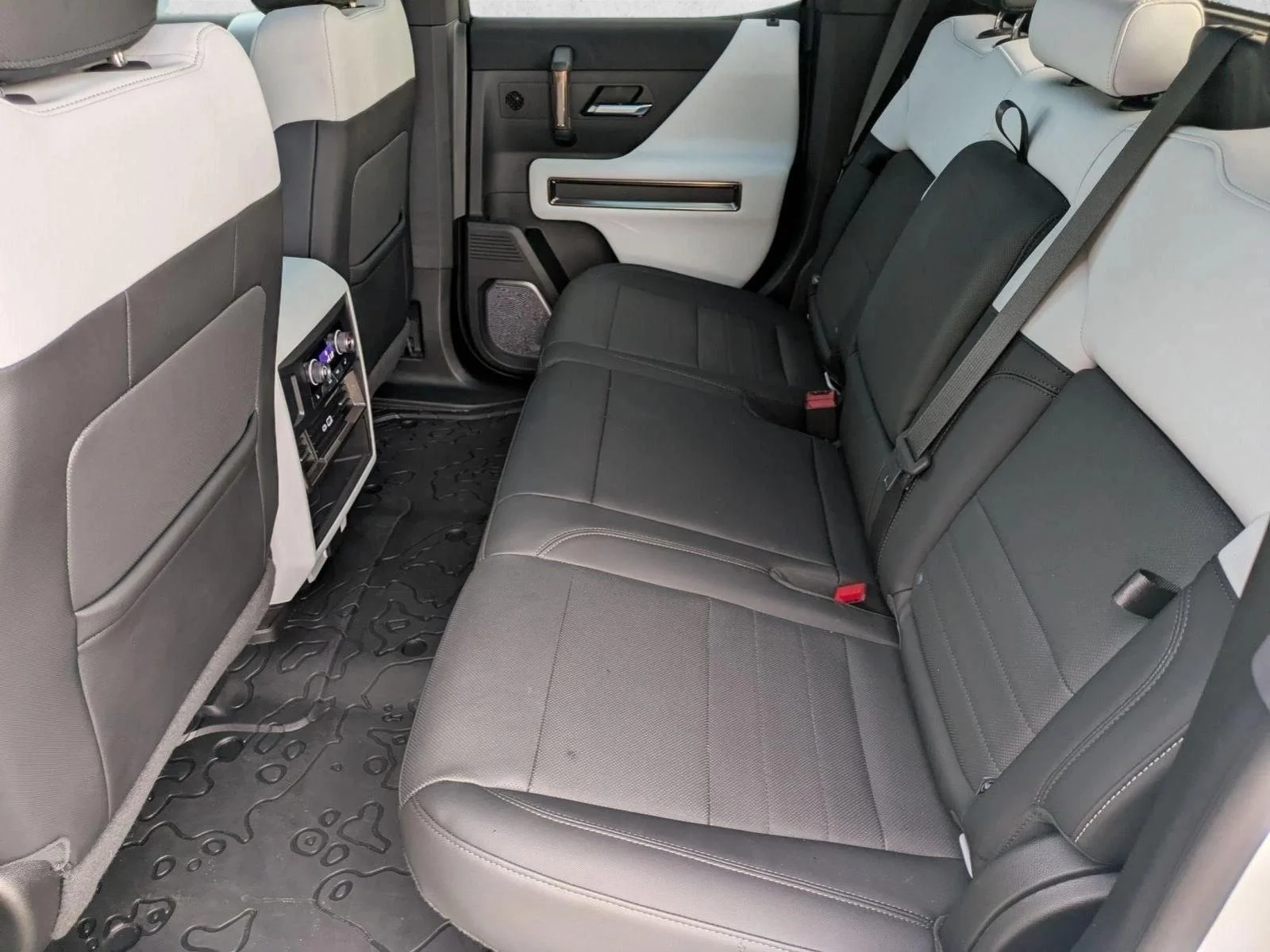 Used 2022 Interstellar White GMC Edition 1 image 18