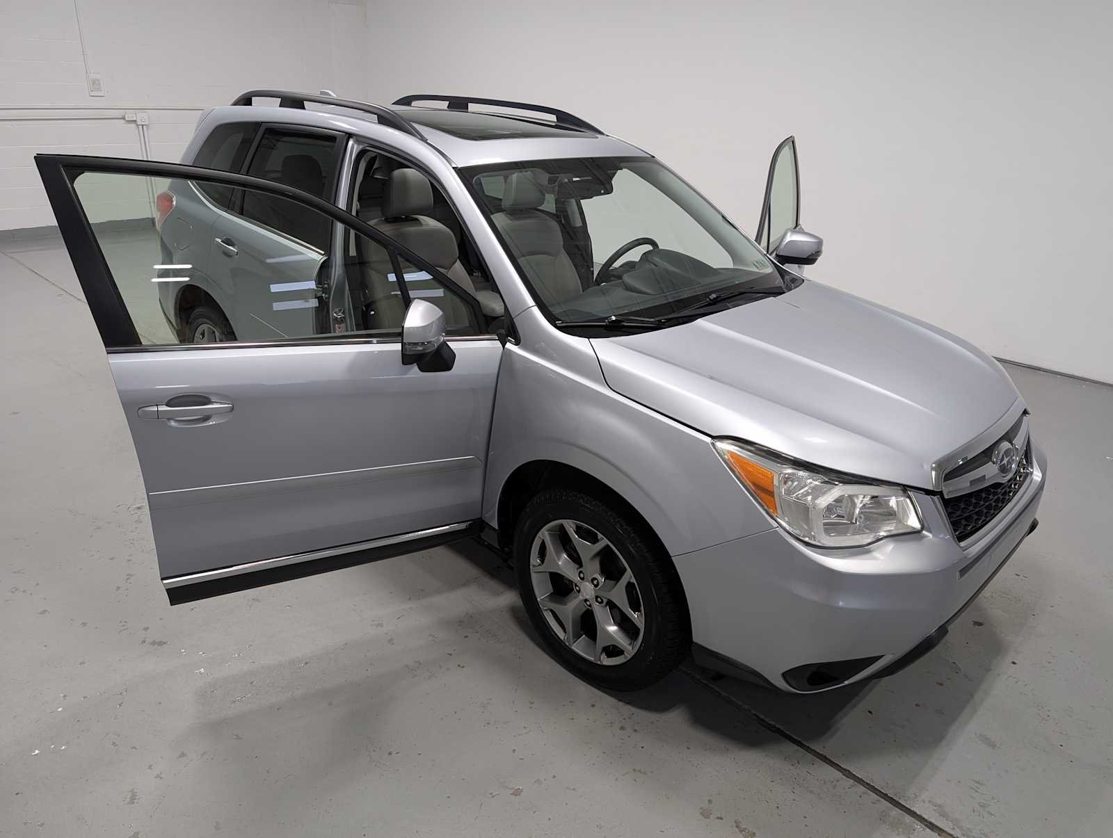 Used 2016 Ice Silver Metallic Subaru 2.5i Touring image 16