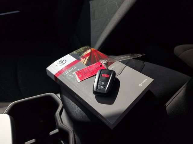 Certified Used 2024  Toyota XLE image 6