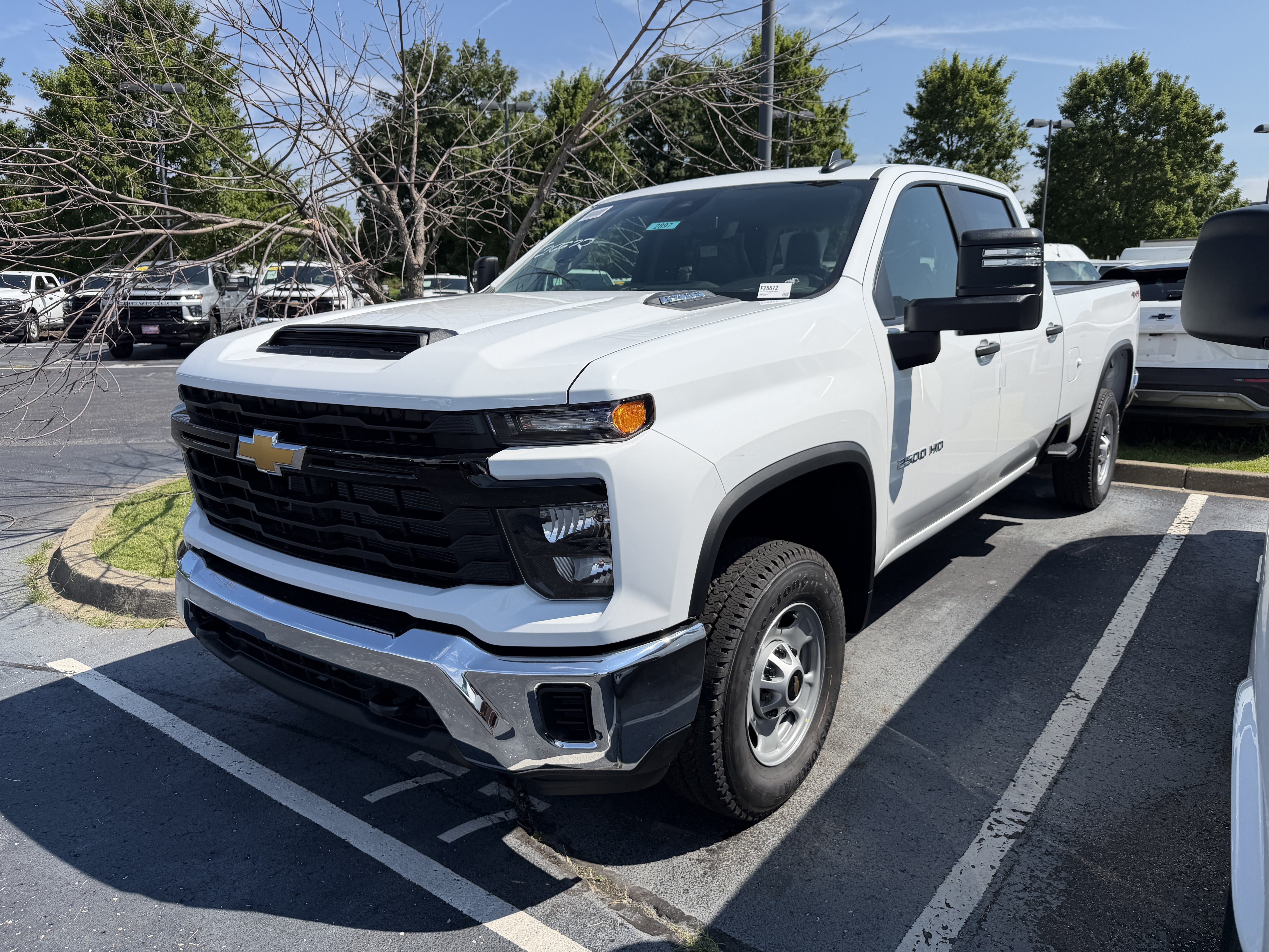 New 2026 Summit White Chevrolet WT image 4