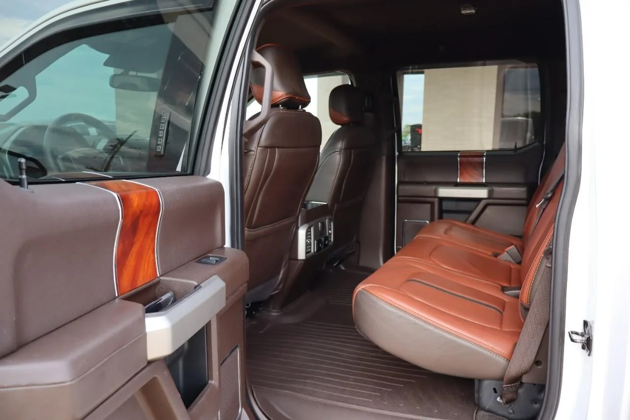 Used 2018 White Platinum Metallic Tri-Coat Ford King Ranch image 33
