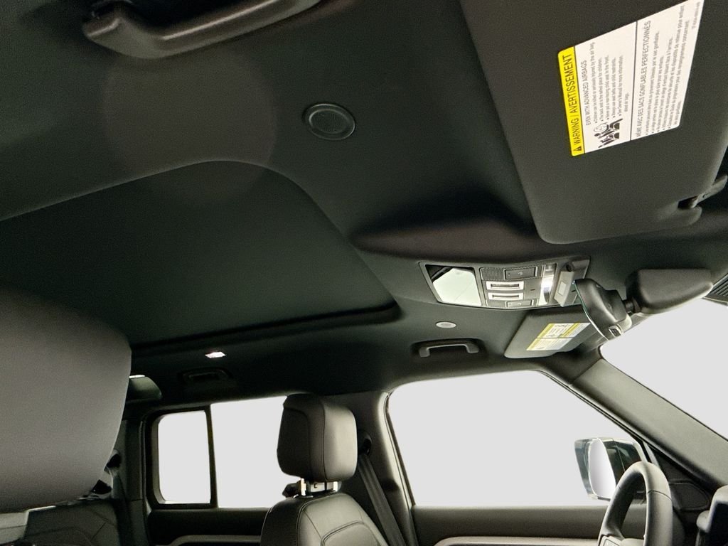 New 2026 Borasco Grey LAND ROVER X-Dynamic SE image 16