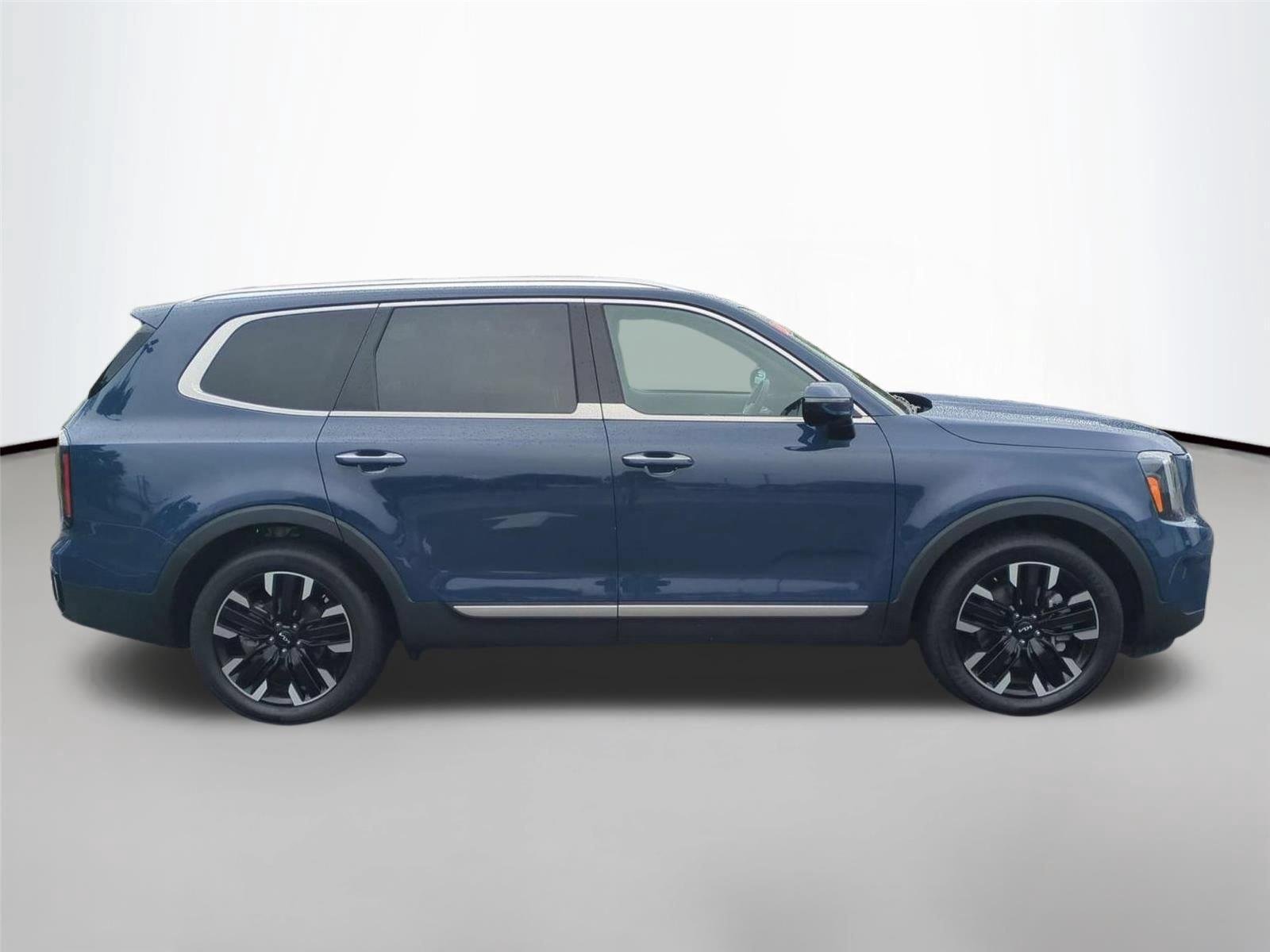 Used 2024 Midnight Lake Blue Kia SX image 6