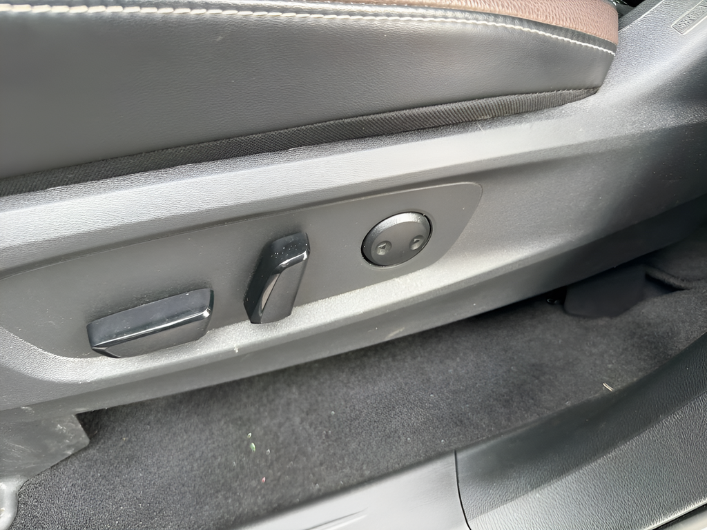 Certified Used 2024 Silver Nissan Platinum image 15