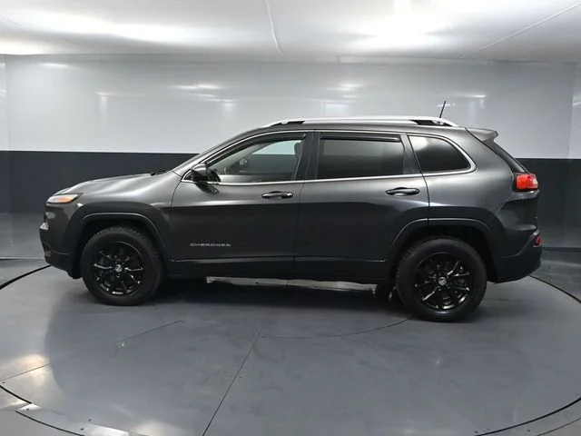 Used 2016 Gray Jeep Latitude image 9