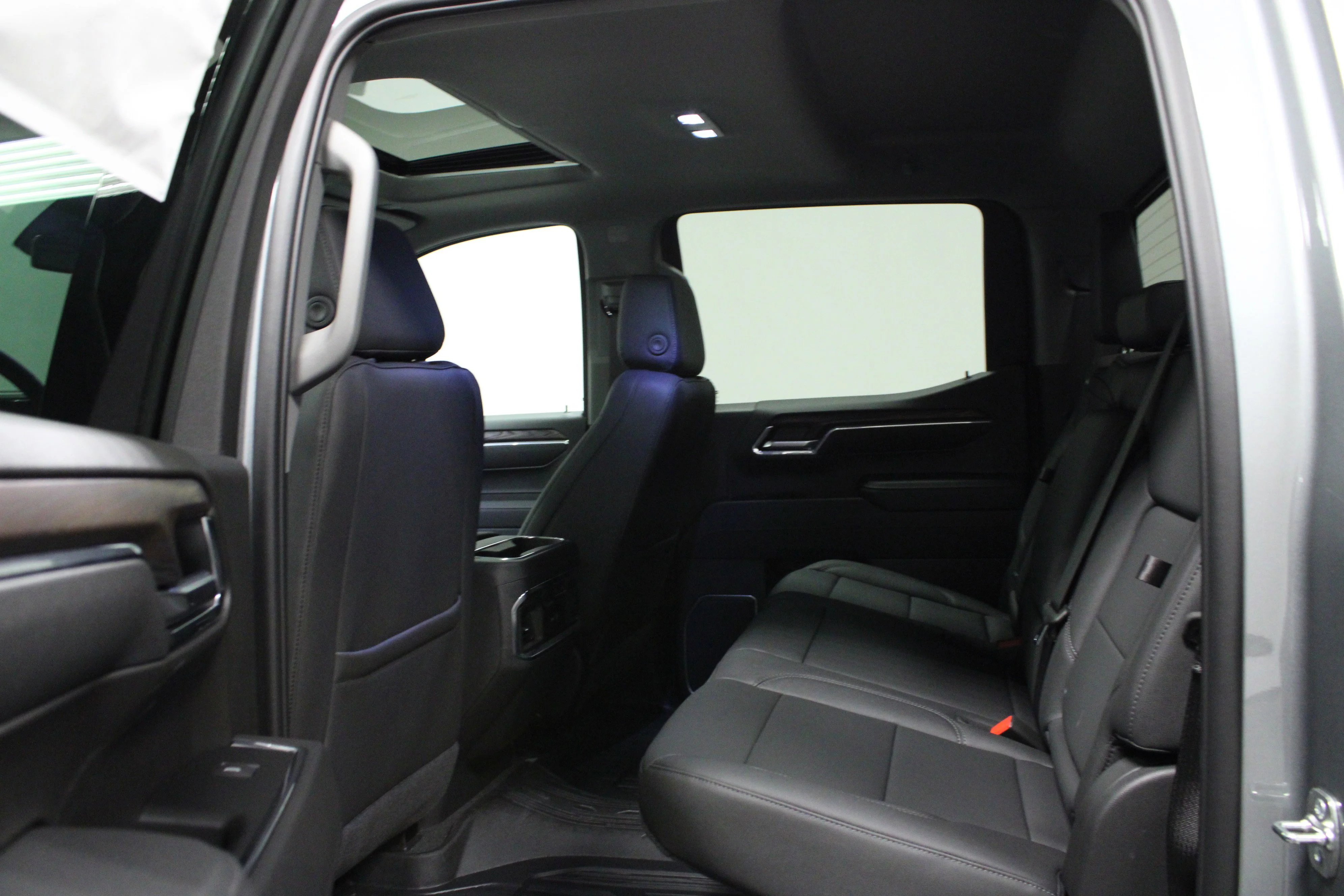 2026 GMC Sierra 1500 SLT - Photo 12