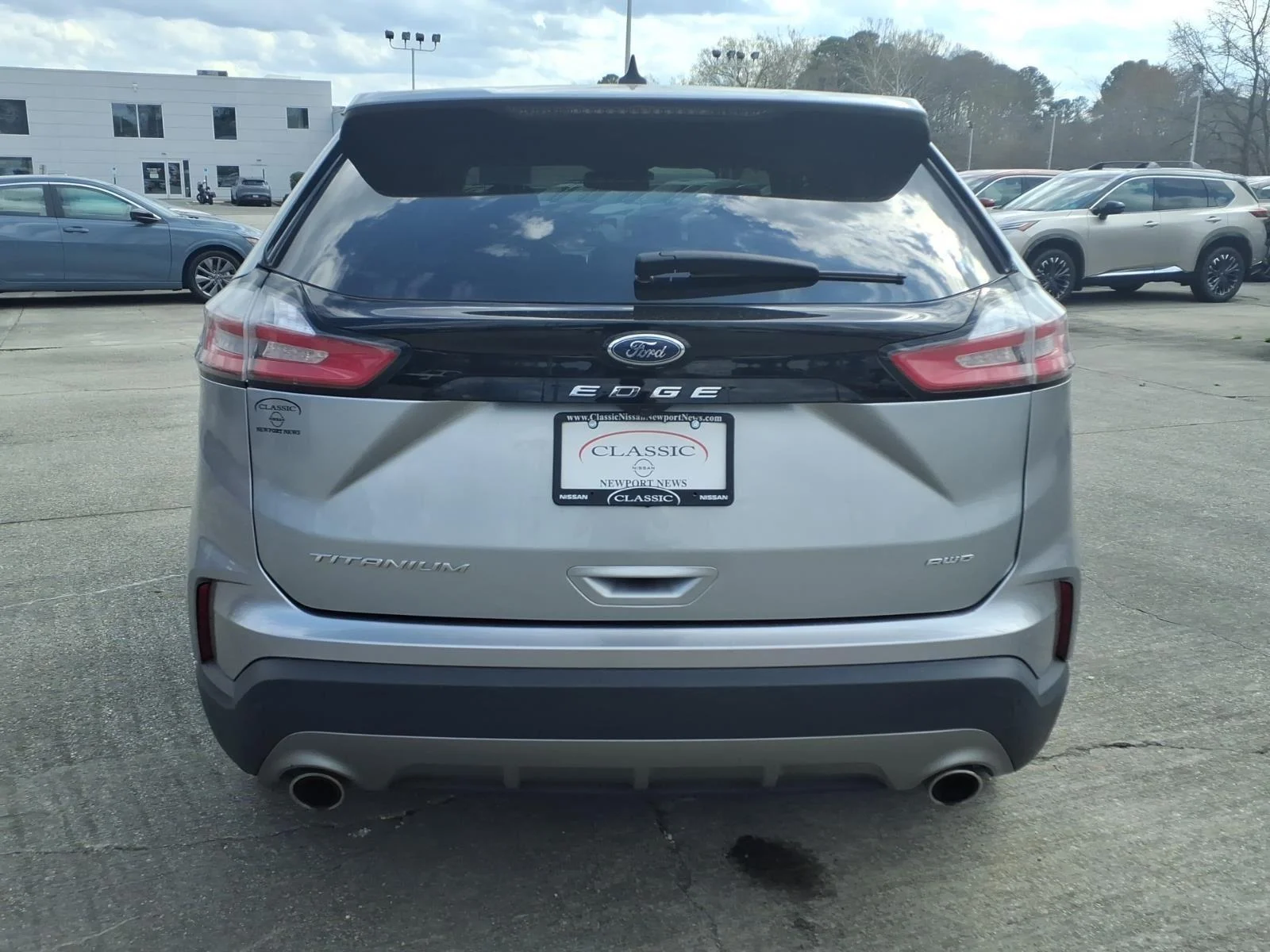 Used 2024 Iconic Silver Metallic Ford Titanium image 8