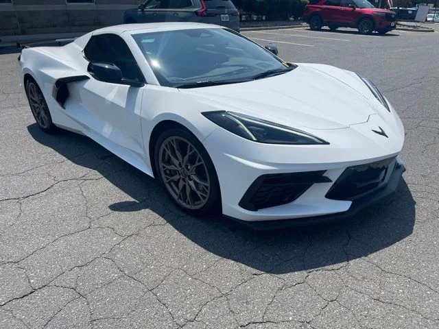Used 2025 White Chevrolet Stingray image 8