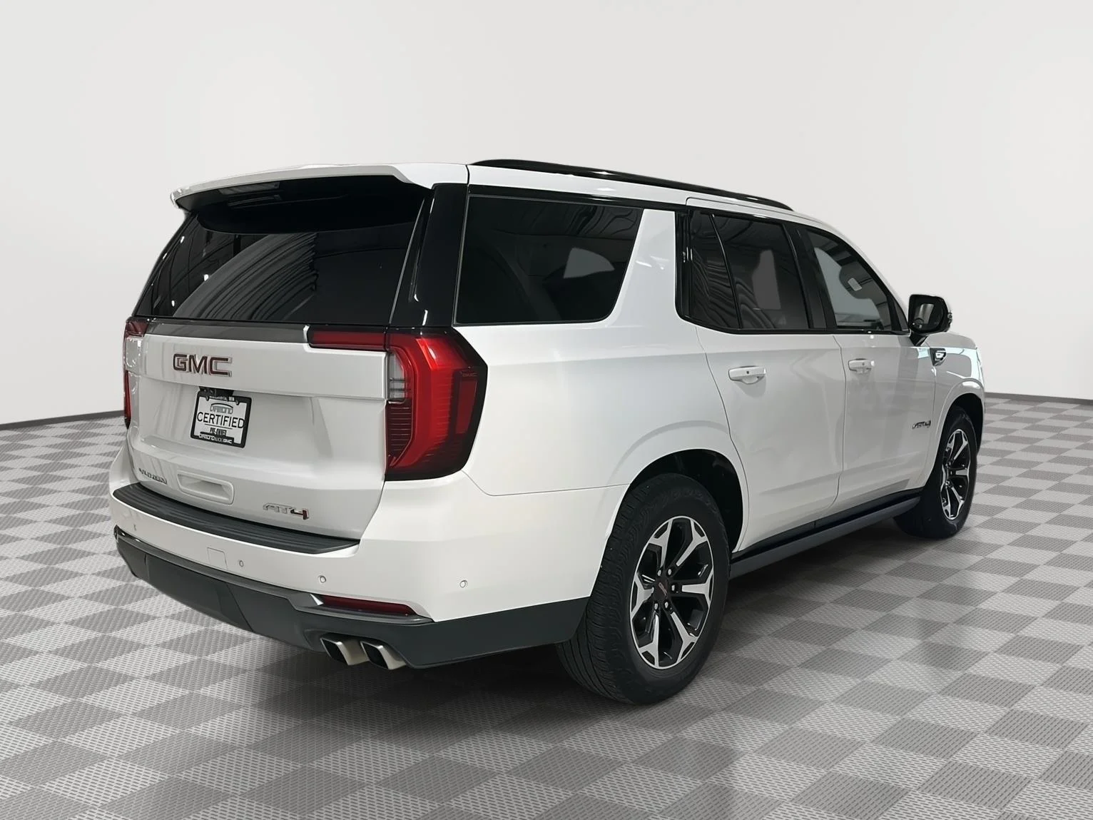Used 2025 Summit White GMC AT4 image 5