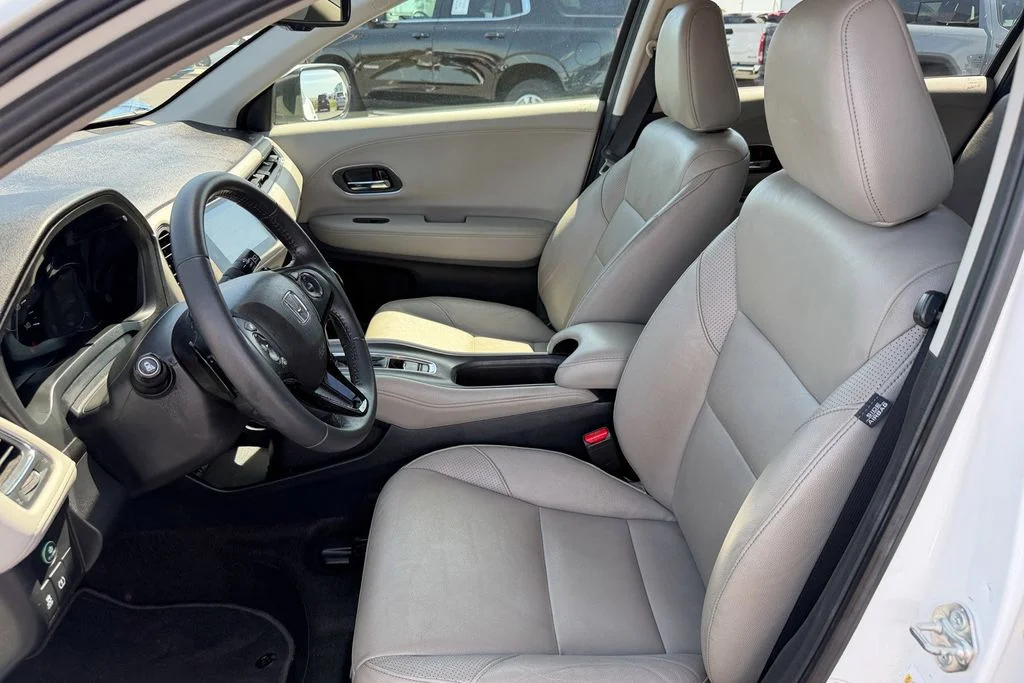 Used 2018 White Honda EX-L image 10