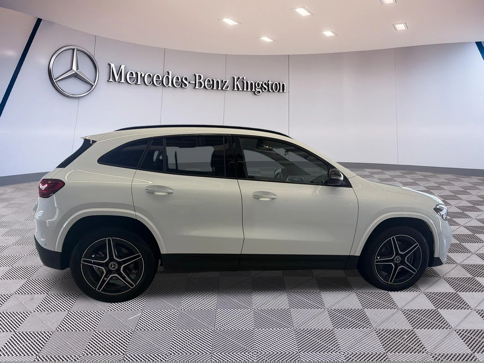 Used 2026 White Mercedes-Benz GLA 250 4MATIC SUV image 4