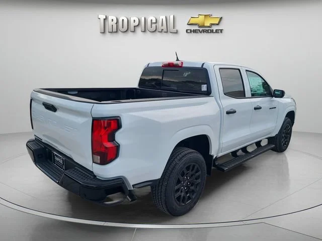 New 2026 Summit White Chevrolet WT image 5