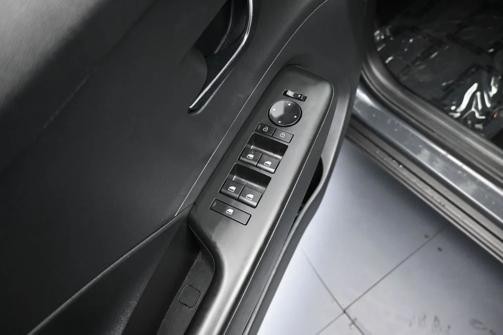 Used 2024 Ecotronic Gray Pearl Hyundai SE image 14