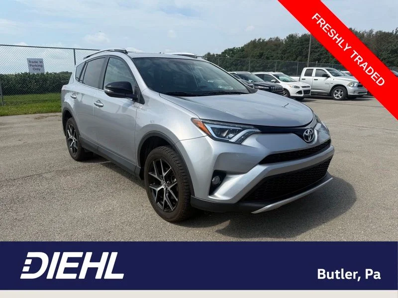 Used 2016 Silver Toyota SE image 1