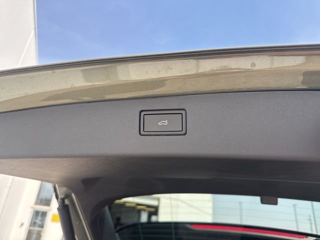 New 2026 Avocado Green W/Deep Black Roof Volkswagen 2.0T SE R-Line Black image 12