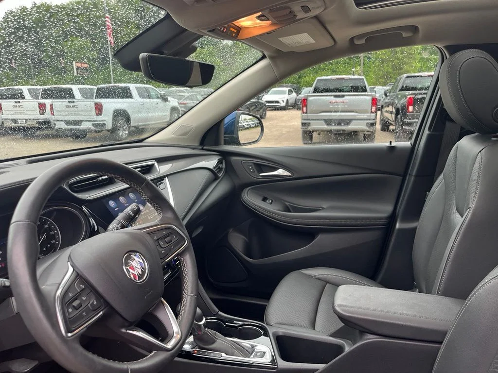 Used 2023 Sapphire Buick Essence image 17