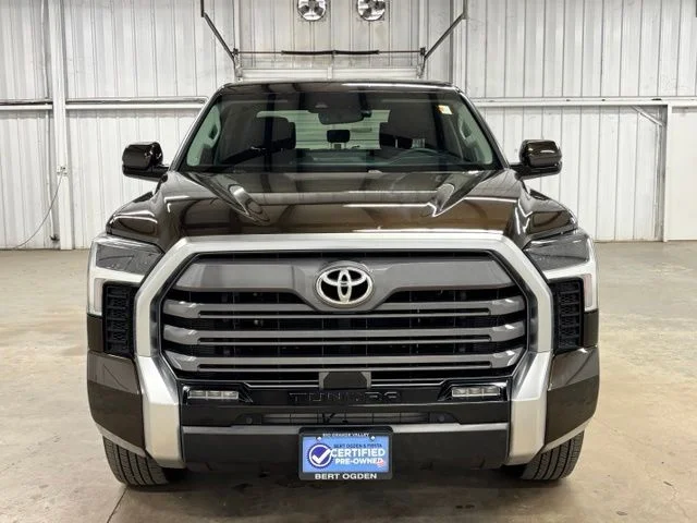 Used 2024  Toyota Limited image 2