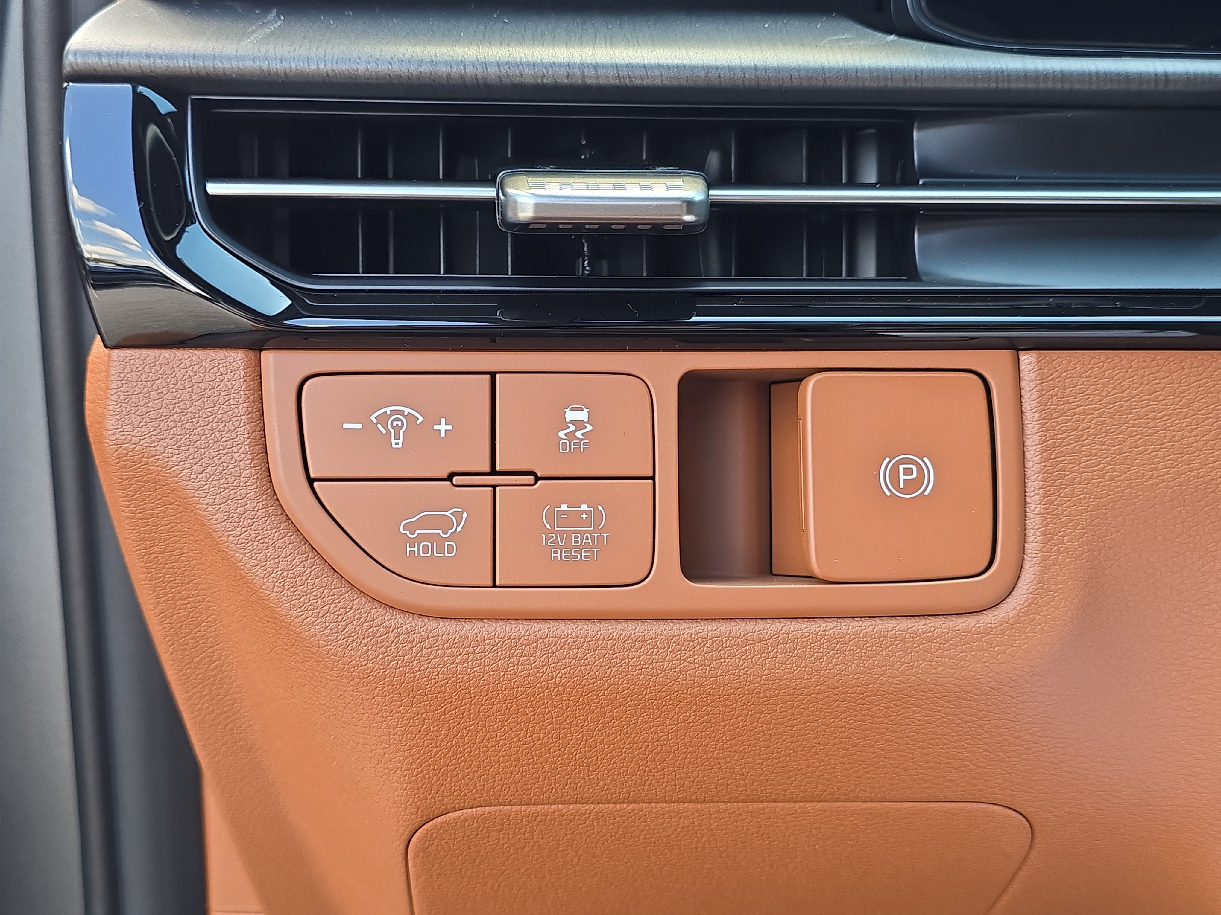 New 2026 Shadow Matte Gray Kia X-Line image 29