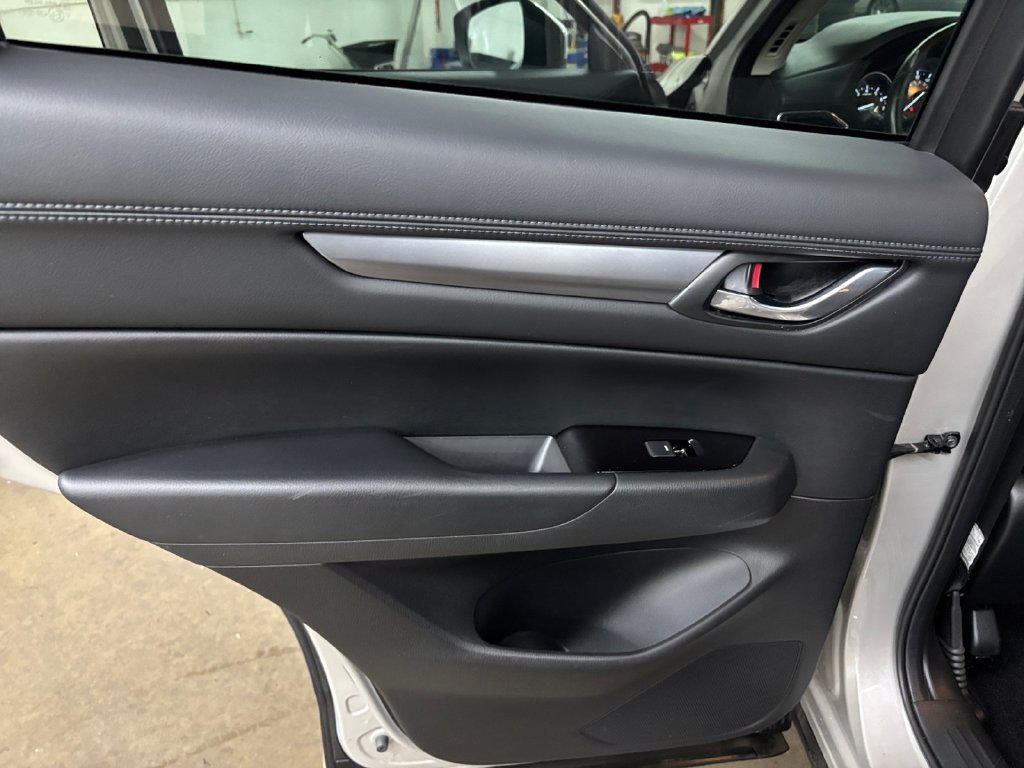 Used 2025 Quartz Metallic Mazda 2.5 S Preferred Package image 15