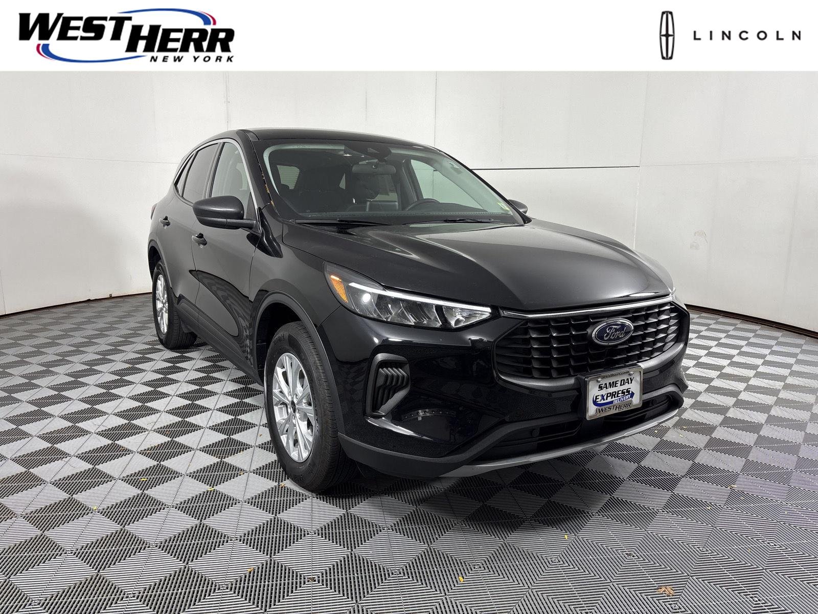 Used 2024 Agate Black Ford Active image 1